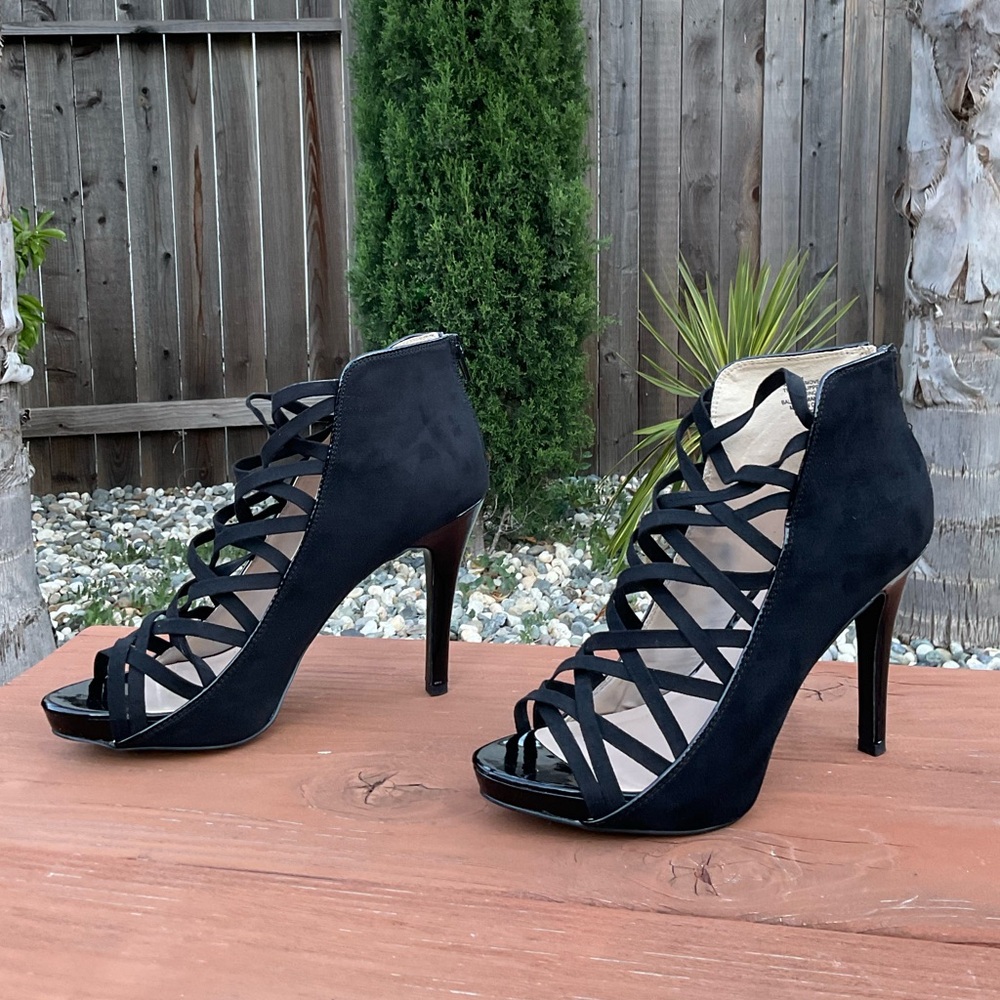 Nine West Black Strappy Classic Heels